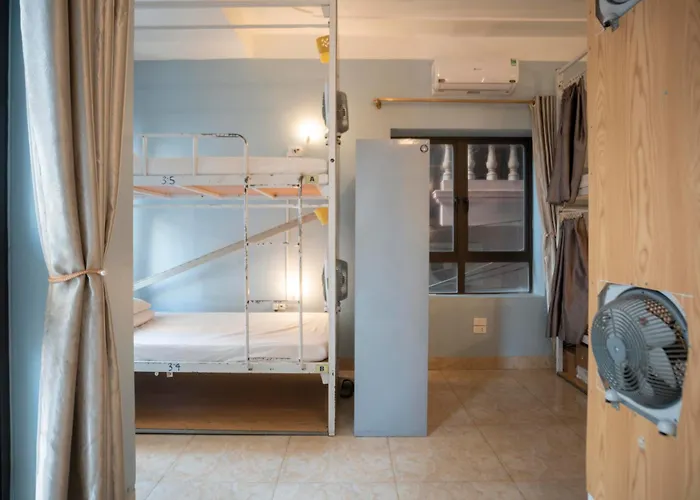 Lola's House Bed & Breakfast *